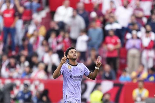 Real Madrid remonta y vence al Sevilla de la mano de Rodrygo