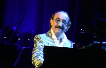 Raúl Di Blasio deslumbró con su concierto sinfónico en el Teatro Nacional