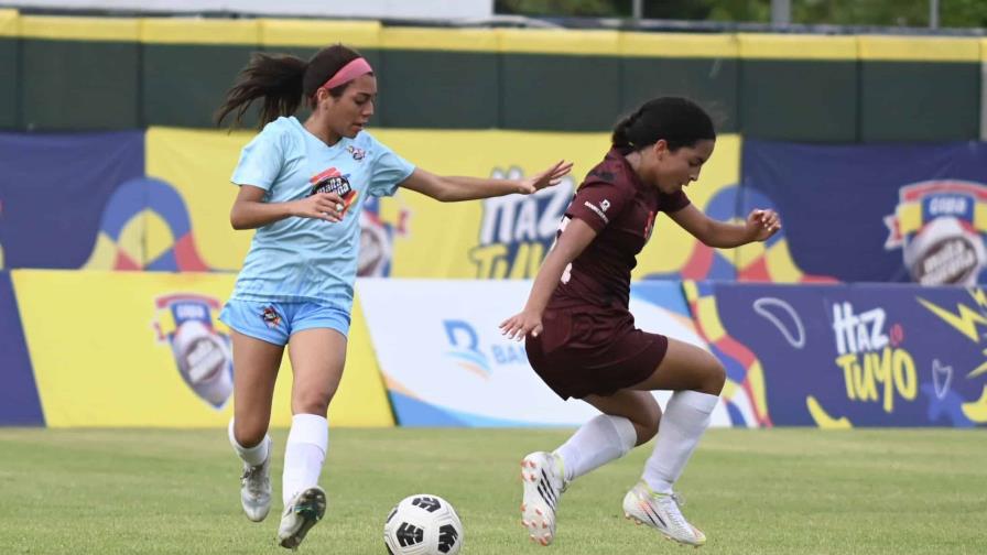 Toreira le da el pase a la final femenina a St. Josephs Toreira le da el pase a la final femenina a St. Josephs
