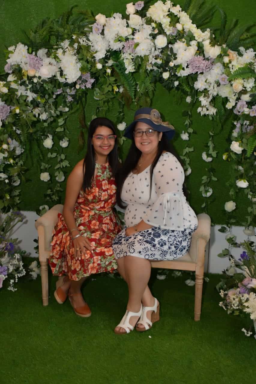 Ana González y Wilneslia Otañez.