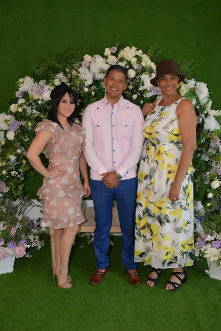 Michelle Sena, Ángel Canela y Sonia Peña.
