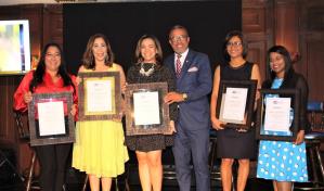 Madres periodistas exponen sus vivencias en ambos roles