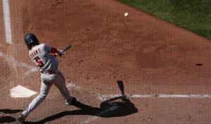 Abrams y Dickerson encienden ataque de Nacionales, que vencen 4-2 a Reales