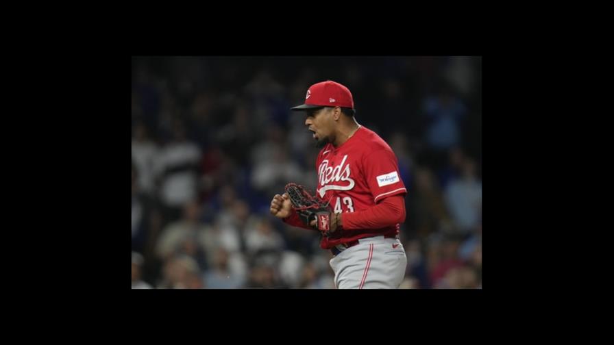 Con dos jonrones de India, Rojos vencen a Cachorros