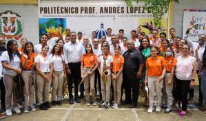 Senador Carlos G&oacute;mez recibe al pianista Ra&uacute;l Di Blasio
