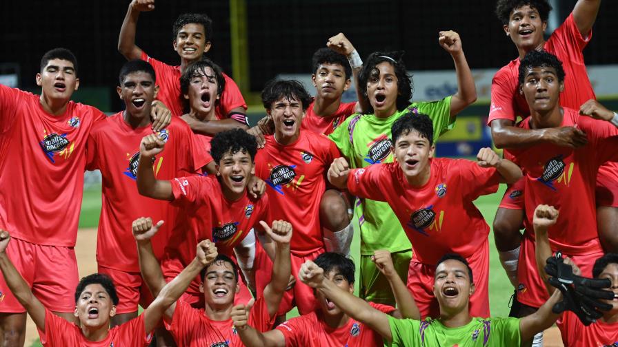 Batista logra triplete y pone a La Salle en la final nacional Batista logra triplete y pone a La Salle en la final nacional