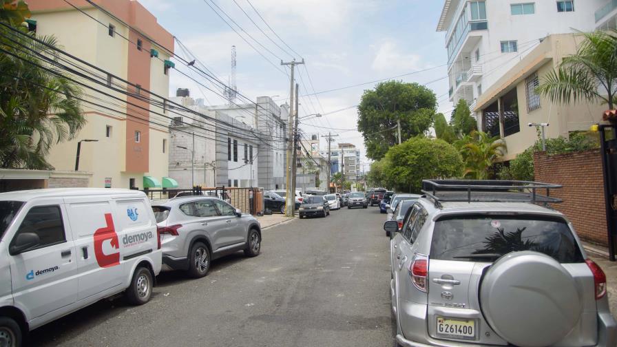 Vecinos de Gascue reportan mal olor a cloaca Vecinos de Gascue reportan mal olor a cloaca