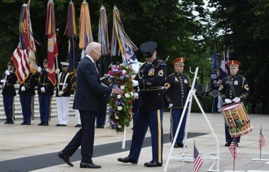 Biden aplaude el sacrificio de los soldados de EE.UU. en el Día de los Caídos