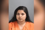 Mujer ebria se tiró al agua con su auto mientras conducía por una playa de Florida Mujer ebria se tiró al agua con su auto mientras conducía por una playa de Florida