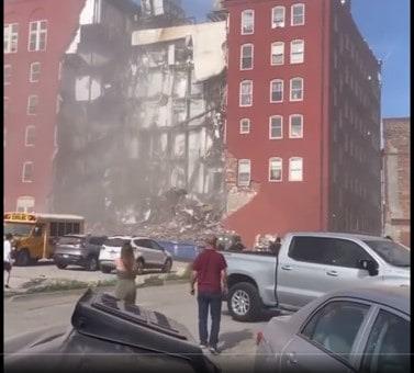 Iowa: se derrumba parte de edificio de apartamentos