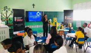 Fiscalía imparte charla sobre prevención del abuso infantil a docentes de escuela en Santiago