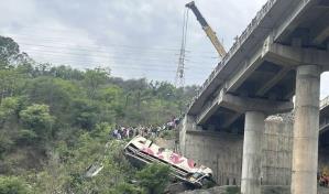 Accidente de bus deja 10 muertos y 55 heridos en Cachemira India
