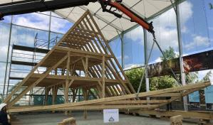 La reconstrucción del tejado de Notre Dame transporta a los carpinteros a la Edad Media