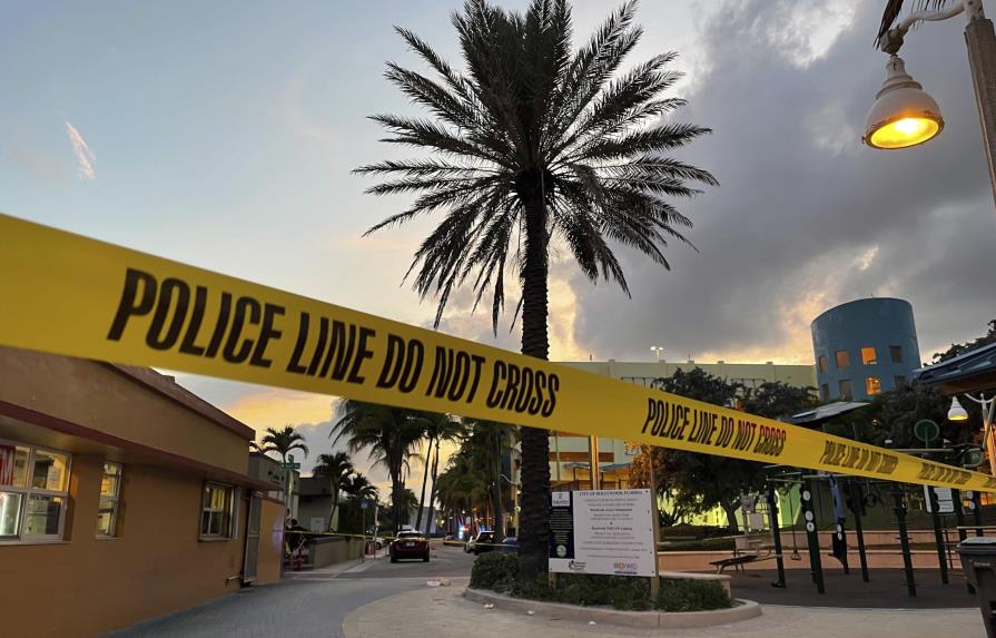 Cuatro menores entre los nueve heridos por una pelea a tiros en una playa de Florida