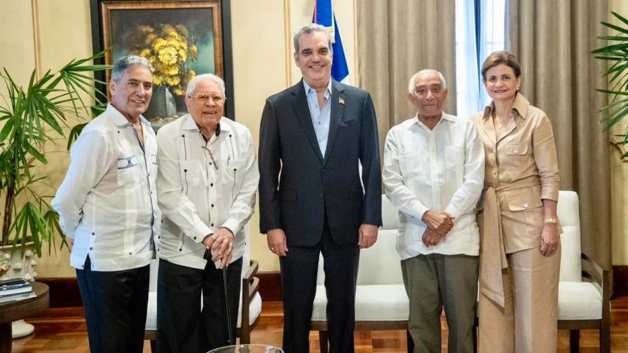 Todo listo para inmortalización de Casado, Solano y Cáffaro en el Bulevar de las Estrellas