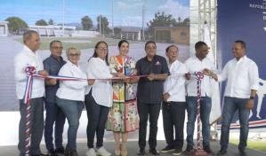 Entregan cinco instalaciones deportivas en Las Matas de Farfán