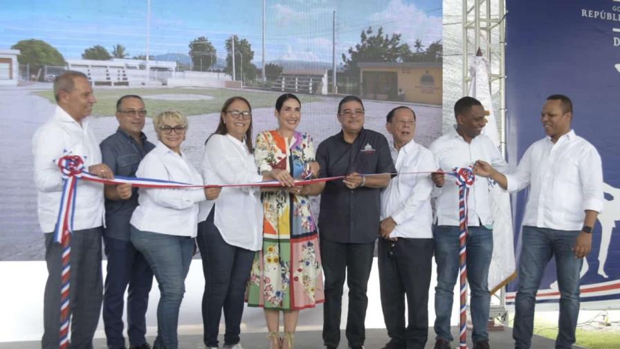 Entregan cinco instalaciones deportivas en Las Matas de Farfán Entregan cinco instalaciones deportivas en Las Matas de Farfán