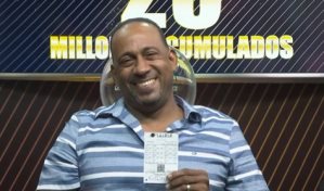 Bodeguero de NY viaja a RD por el Día de las Madres y se saca la loto