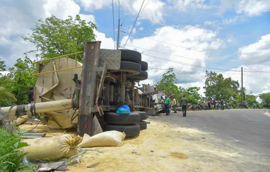 Detienen conductor de patana involucrada en accidente que dejó al menos dos muertos en Hato Mayor