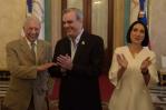 Presidente Abinader otorga nacionalidad dominicana al escritor Mario Vargas Llosa
