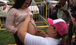 Concurso de la panza más grande celebra la maternidad en Nicaragua