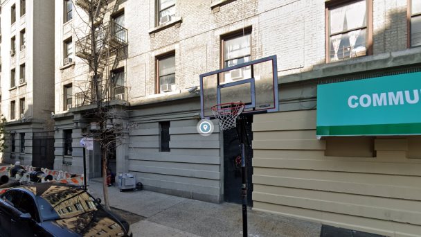 Hallan cadáver con el cuello cortado en un apartamento del Alto Manhattan
