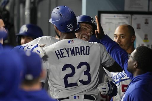 Freeman extiende su racha de hits en victoria de Dodgers sobre Nacionales
