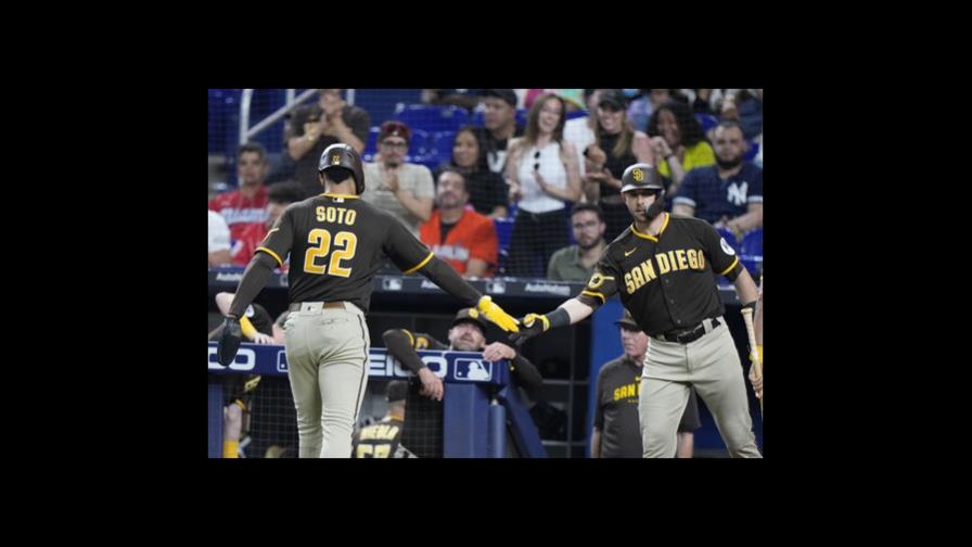 Bogaerts y Carpenter protagonizan ataque de Padres, que derrotan a Marlins Bogaerts y Carpenter protagonizan ataque de Padres, que derrotan a Marlins