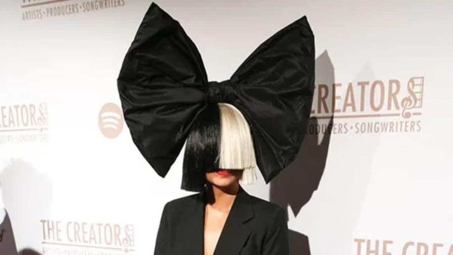 Sia confiesa que es autista a dos años de hacer una película sobre el trastorno Sia confiesa que es autista a dos años de hacer una película sobre el trastorno