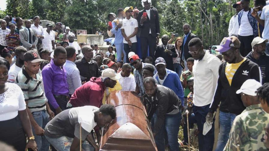 Declaran tres días de duelo en Hato Mayor por muerte de estudiantes durante accidente Declaran tres días de duelo en Hato Mayor por muerte de estudiantes durante accidente
