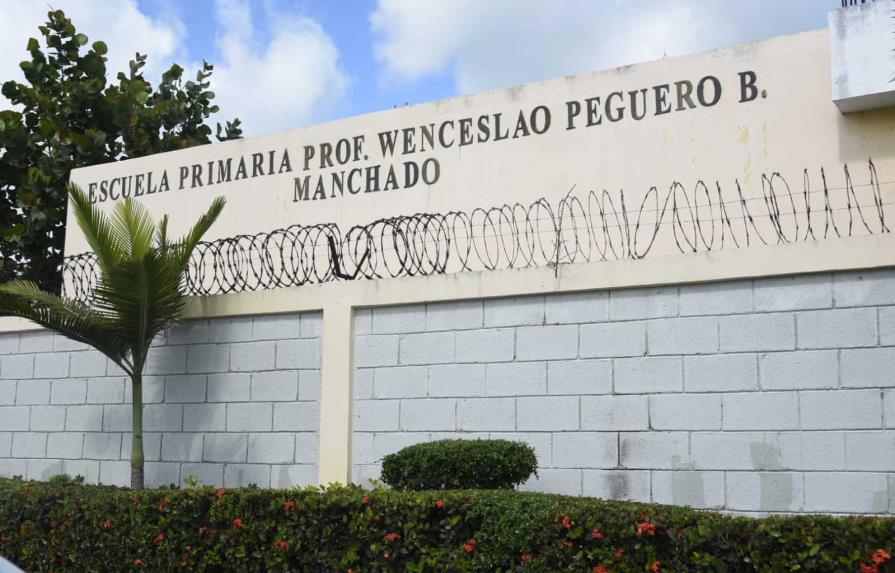 Escuela Wenceslao Peguero Manchado no imparte docencia en solidaridad con víctimas del accidente en Hato Mayor