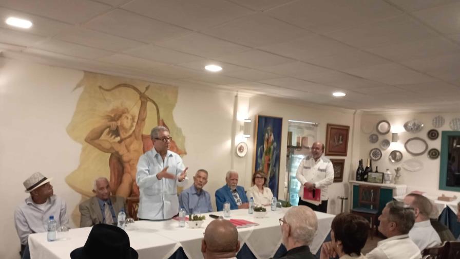 Félix Jiménez presenta poemario y disco Félix Jiménez presenta poemario y disco