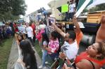 Una marcha pacífica se une en Florida al paro nacional Un día sin inmigrantes Una marcha pacífica se une en Florida al paro nacional Un día sin inmigrantes