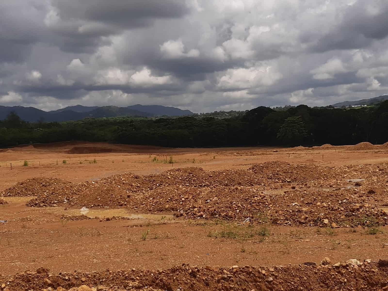 El terreno esta ubicado en la Circunvalación norte de Santo Domingo.