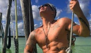 Actor Fernando Carrillo y su desnudo integral en Instagram, a los 57 años