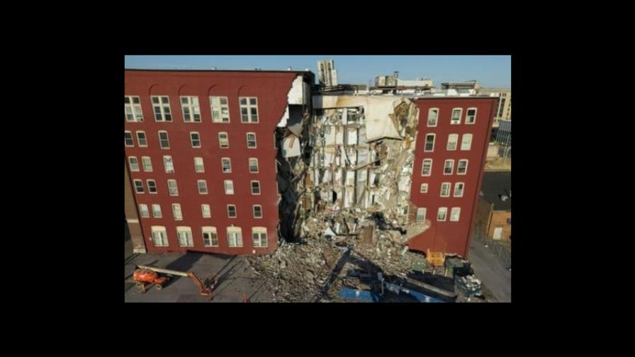 Amputan pierna a una mujer para rescatarla de los escombros del edificio colapsado en Iowa
