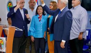 Miguel Vargas juramenta en el PRD a Erving Vargas, aspirante a alcalde por Santiago del PRM