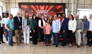 Ganadores de 5 vehículos Suzuki reciben sus llaves de la mano de La Unión Comercial Consolidada