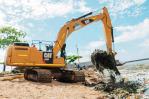 Entidades comienzan la limpieza de la playa de Montesinos Entidades comienzan la limpieza de la playa de Montesinos