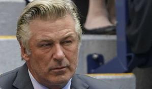 Un juez aprueba el acuerdo entre Alec Baldwin y la familia de Halyna Hutchins