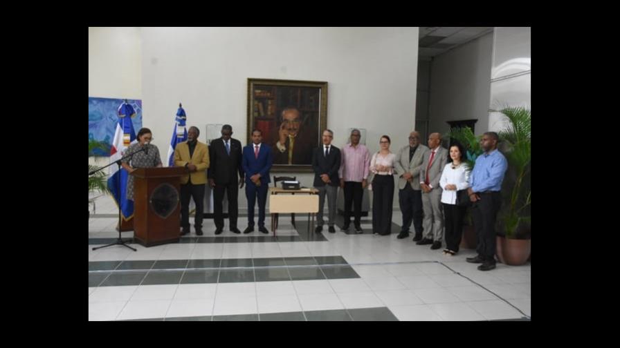 UASD celebra 110 aniversario natalicio del poeta Pedro Mir