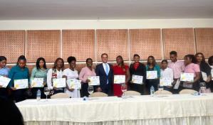 Senador atribuye merma en la educación a “malas inversiones” del sector