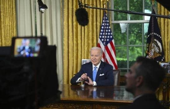 Biden firma ley que eleva el techo de deuda y aleja a EE.UU. del borde de un impago sin precedentes