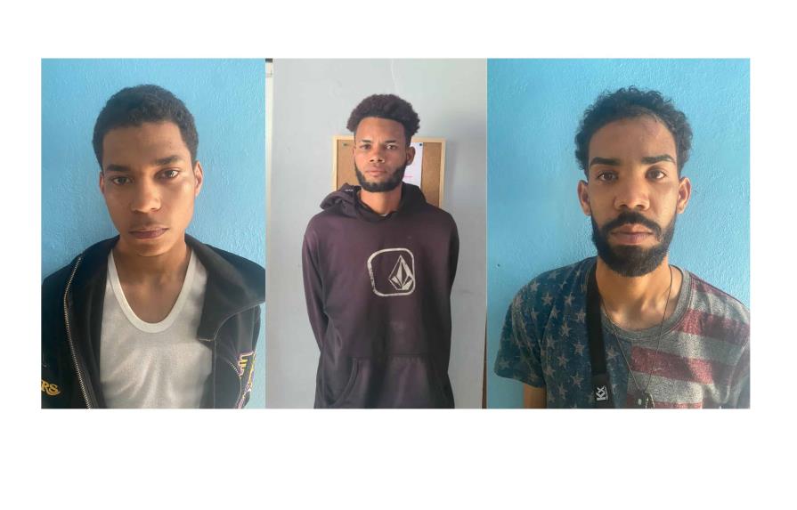 Policía apresa a tres supuestos integrantes de bandas juveniles en Santiago Rodríguez 