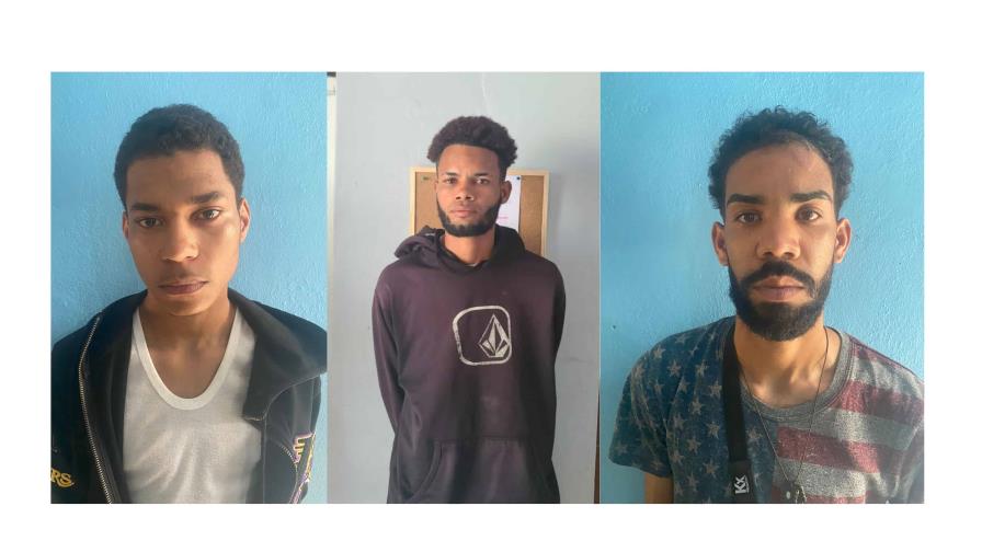 Policía apresa a tres supuestos integrantes de bandas juveniles en Santiago Rodríguez 