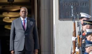 El jefe del Pentágono a China: “El momento adecuado para hablar es ahora”