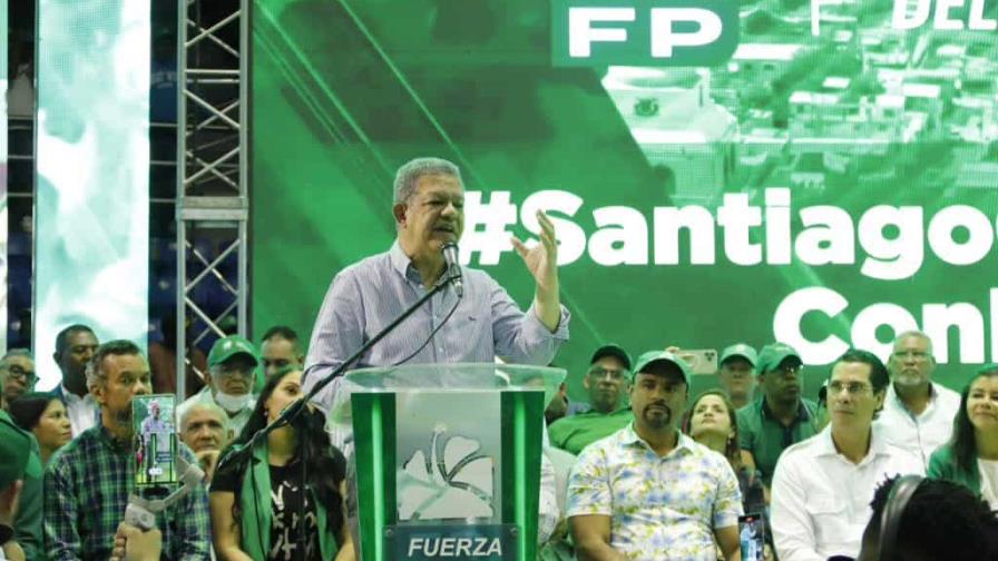 Leonel viajará este sábado a Mao y Santiago; el domingo va a San Cristóbal