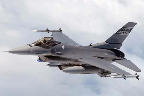 Aviones cazas F-16 de EEUU interceptaron el avión estrellado cerca de Washington