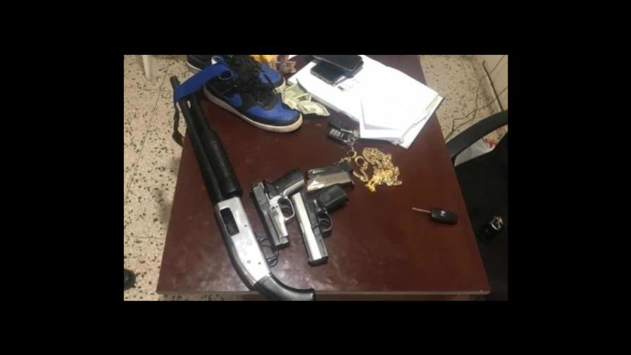 Apresan conductor con tres armas de fuego ilegales; Policía felicita agentes que no se dejaron sobornar