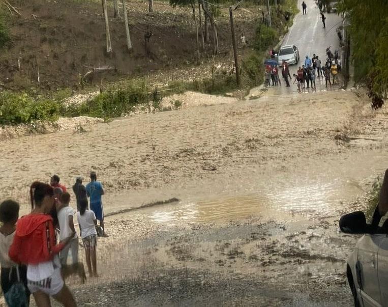 Defensa Civil reporta una persona desaparecida por las lluvias